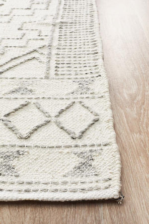 Triv Rug Ivory