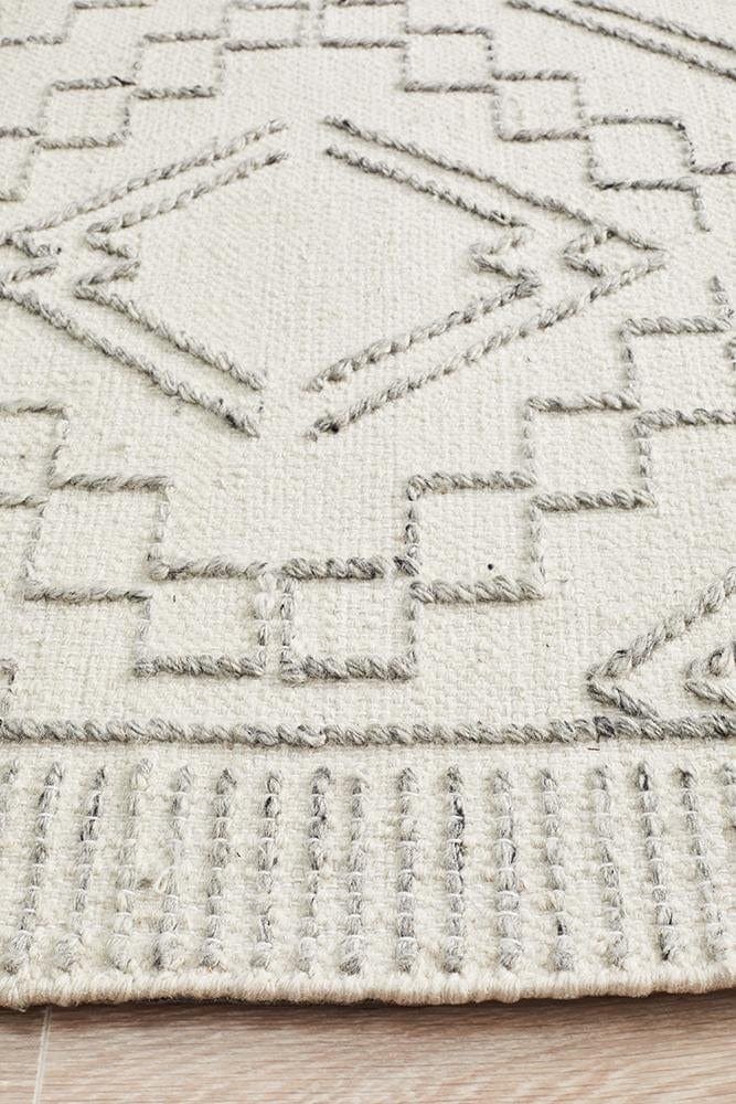 Triv Rug Ivory