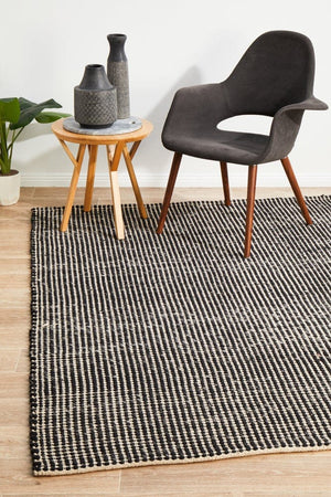 Navia Flat Weave Black Wool Rug