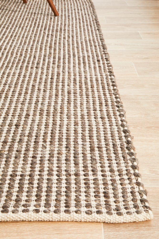 Navia Flat Weave rown Wool Rug